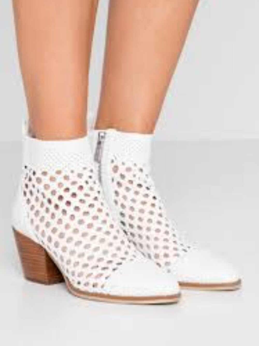 Coconuts by Matisse Golden Hour White Leather Boots Size 5.5 NWT